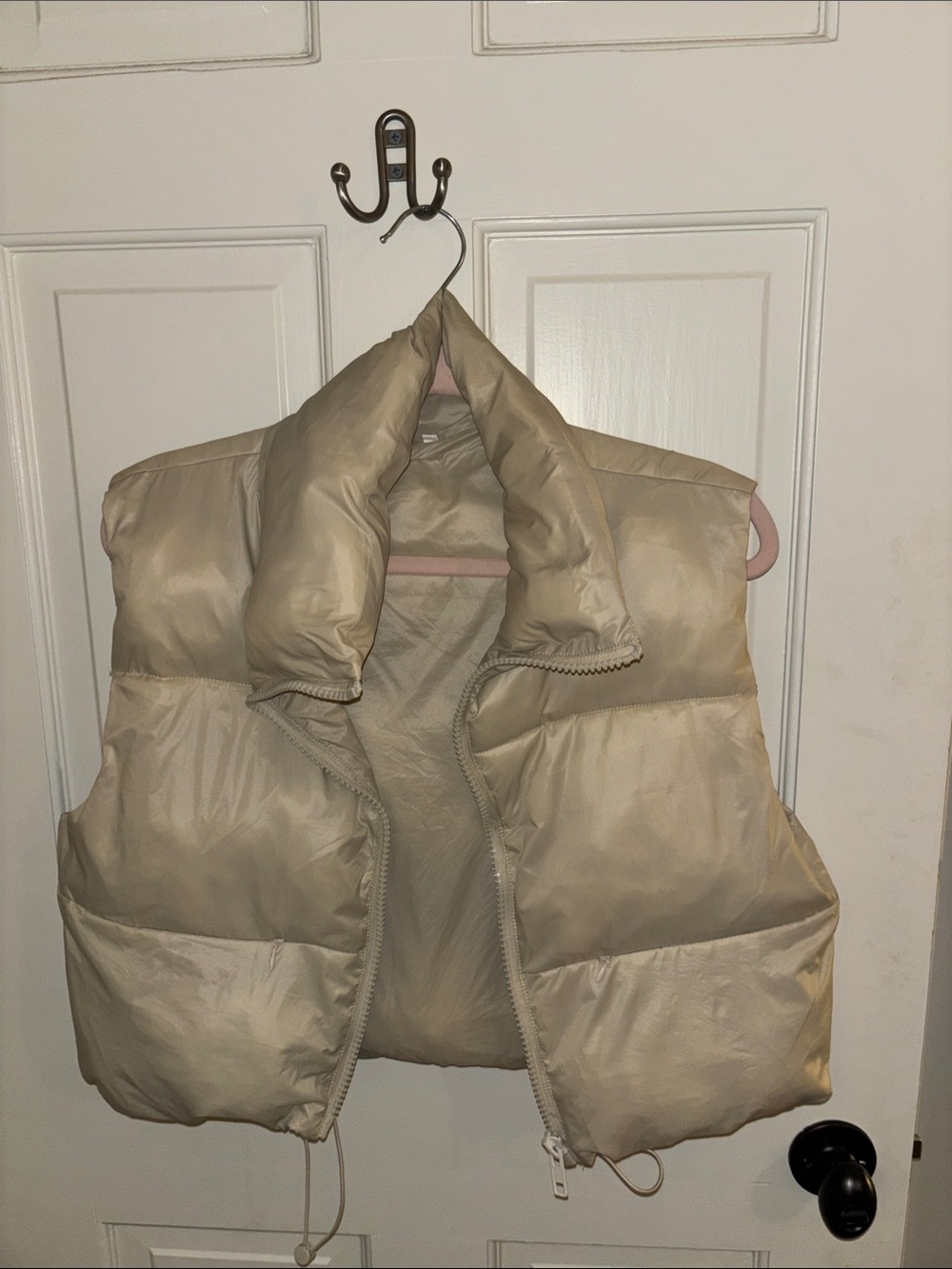 Source Unknown Beige Women’s Cropped Puffer Vest